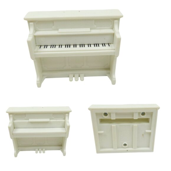 Epoch Calico Critters Sylvanian Families Stove Oven Desk Bed Upright Piano Lot - Picture 11 of 12